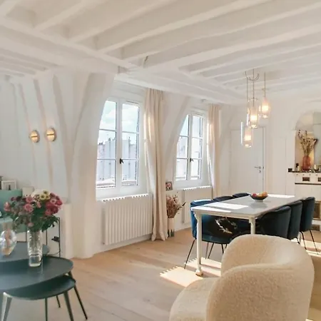 Chic A La Parisienne, - Marais 아파트 파리