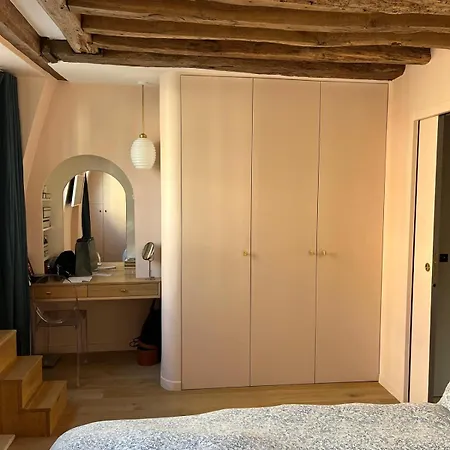 Chic A La Parisienne, - Marais Appartement Parijs