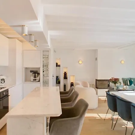 Chic A La Parisienne, - Marais 巴黎